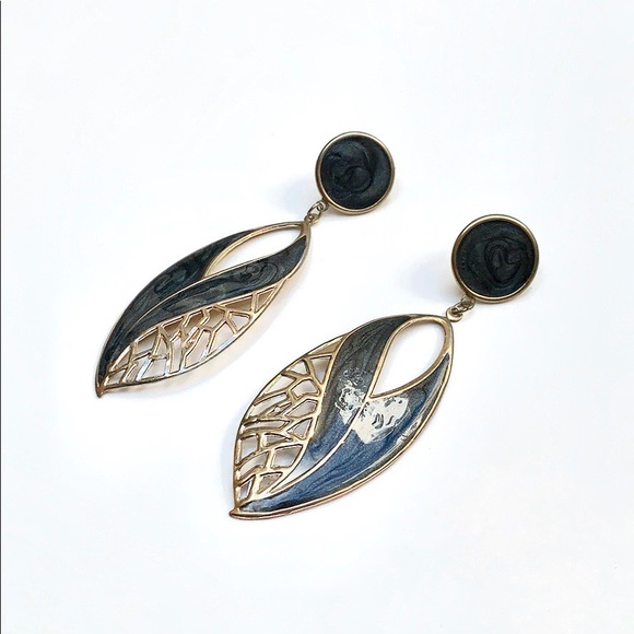 The Madalyn Drapes - Picture 2 of 6